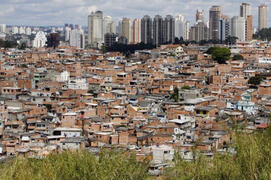 Para ajudar a combater a fome nas favelas, o G10, bloco de líderes e empreendedores que atua nas grandes comunidades do país, lançou a campanha "Favela é Agro"