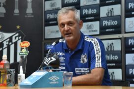 Lisca na apresentação no Santos