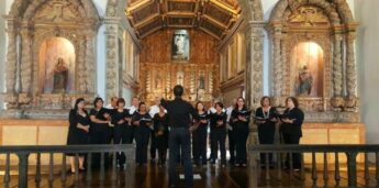 O Coral En'Canto das Artes trabalha com seus coralistas gêneros ecléticos