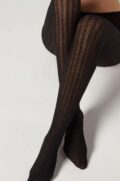A Calzedonia, que dá nome ao grupo, foi aberta em 1986 e possui peças de beachwear, além de uma seleção exclusiva de meias, meias-calças e leggings