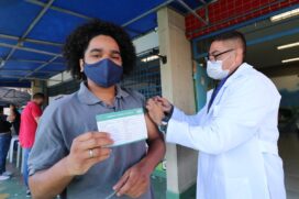 Maiores de 25 anos serão vacinados com 4ª dose contra Covid-19 em Taboão da Serra