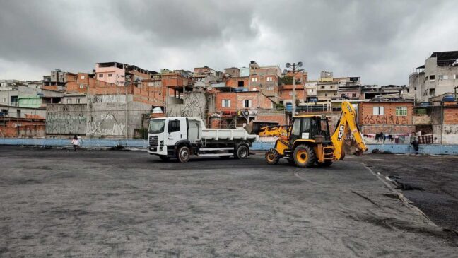 A Prefeitura de Taboão da Serra está revitalizando as áreas esportivas da cidade