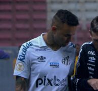O reforço do Santos tocou 16 vezes na bola, acertou 13 passes, errou outros três e buscou trabalhar na transição da defesa para o ataque