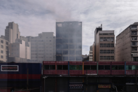 O trabalho de demolição das partes danificadas no edifício Comércio e Indústria, de acordo com a prefeitura, terminou no mês passado