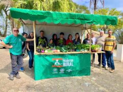 Agricultores que participaram do Programa Feira do Produtor Rural.