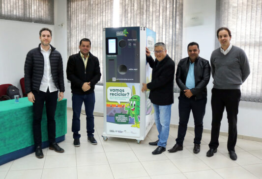 A primeira unidade da máquina recicladora será implantada no Complexo Administrativo da Prefeitura de Itapecerica da Serra, a partir do dia 20 de setembro