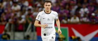 Lucas Piton e toda a defesa do Corinthians não foram bem