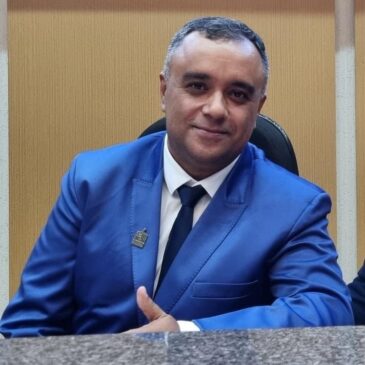 Após ser atingido por um tiro no braço, o vereador Ivan Silva foi socorrido e levado para UPA Silvina Ferrazópolis.