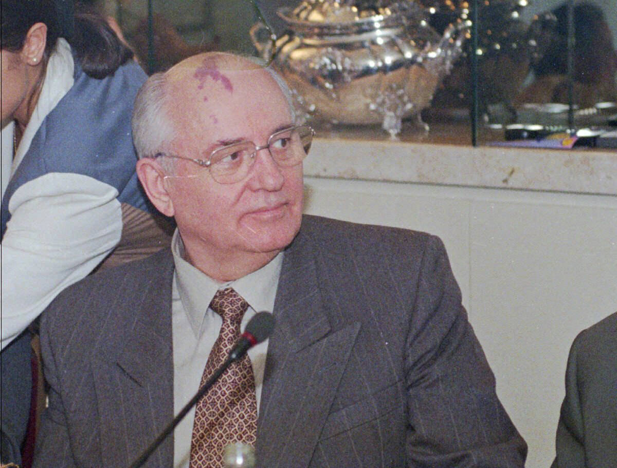O ex-presidente da URSS, Mikhail Gorbatchov durante debate no Hotel Sheraton