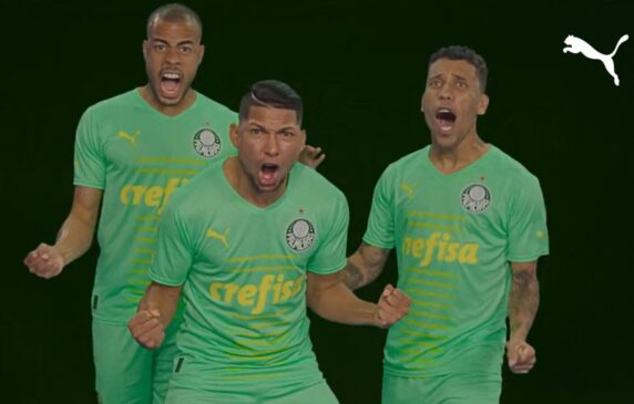 O clube lançou seu terceiro uniforme, em parceria com a Puma, como celebração ao seu aniversário de 108 anos