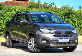 O câmbio automático do tipo CVT agrega ainda mais conforto à Strada, especialmente no "anda e para" do trânsito urbano