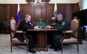 Reunião com o ministro da Defesa Sergei Shoigu