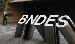 Outro projeto do BNDES em andamento é uma parceria para a construção e operação de um complexo prisional em Blumenau, em Santa Catarina, para abrigar cerca de 2,9 mil detentos, que prevê investimentos de R$ 250 milhões