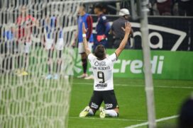 Yuri Alberto desencanta, marca três e ajuda o Corinthians