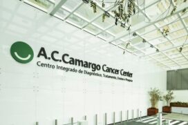 O hospital A.C. Camargo, com quase 70 anos de tradição no tratamento do câncer em São Paulo, deixa de atender pacientes do SUS a partir de dezembro