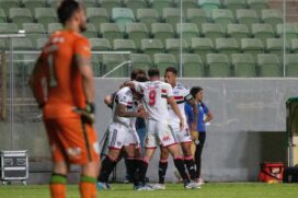 Em jogo disputado, São Paulo empata e garante a vaga pra as semis