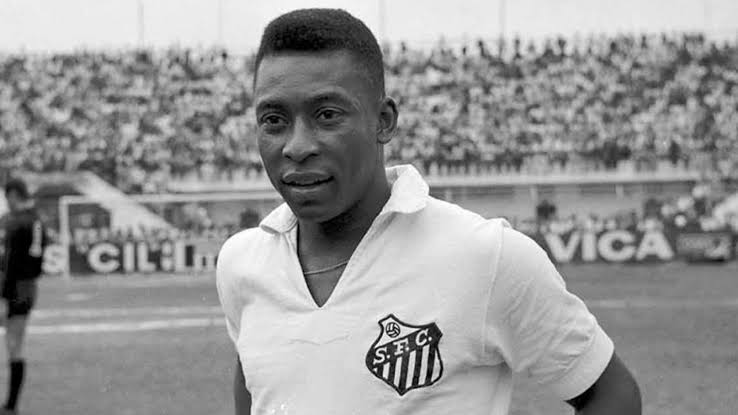 "Vim dar um salve ao Pelé", afirmou Mano Brown.