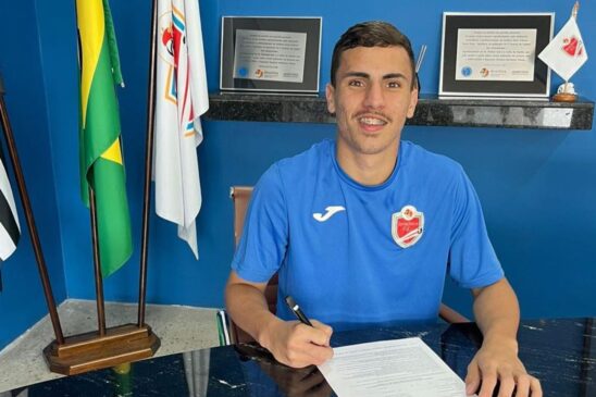 Filipinho, 19 anos, assinou com o Ibrachina FC