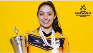 A ala da equipe de futsal feminino de Taboão da Serra, Pietra Medeiros, morreu aos 20 anos na noite desta sexta-feira (19)