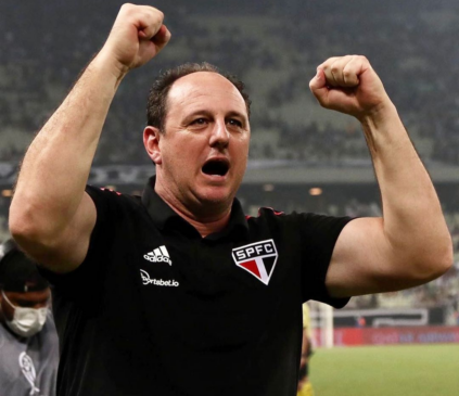 O técnico Rogério Ceni