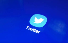 Twitter deixou de aplicar sua política de avisos sobre desinformação relacionada ao coronavírus
