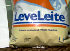 O programa Leve Leite atende 320 mil crianças que estudam na rede municipal de educação