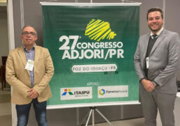 Wlamir Freitas (esq.) ao lado de Bruno Camargo Silva (dir.); Abralegal é constituída por agências, veículos de comunicação e representantes associados