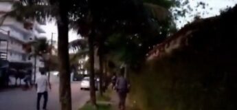 Quadrilha escapa pelo telhado após roubo a banco em Bertioga.
