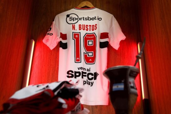 O São Paulo acertou nesta sexta-feira (5), a contratação do atacante Nahuel Bustos, que assinou contrato até 30 de junho de 2023