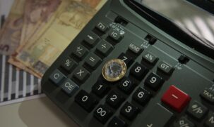 Consumidores que pagarem uma ou mais dívidas que juntas somarem R$ 300 terão direito ao Auxílio-Dívida de até R$ 100