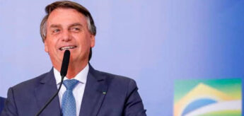 A caixa de joias que os ex-presidente Jair Bolsonaro (PL) entregou nesta sexta-feira (24) à Caixa Econômica Federal inclui um dos relógios mais raros do mundo