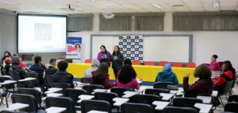 A palestra gratuita foi oferecida a adolescentes e jovens de 14 a 24 anos, em situação de vulnerabilidade em busca de uma oportunidade para iniciar a vida profissional