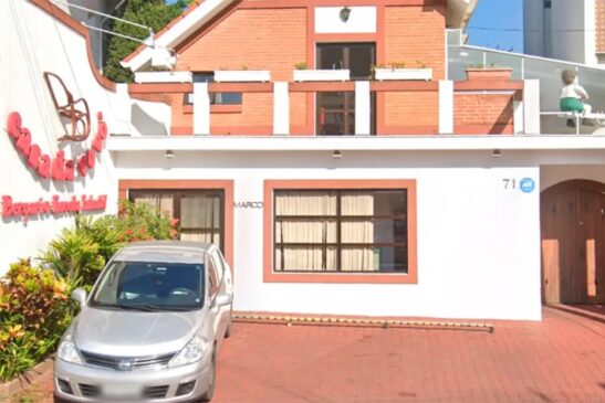 A história veio à tona em março de 2020, quando, após vazar um vídeo em que uma funcionária do berçário supostamente forçava uma criança a comer, pais e ex-funcionários do local fizeram um dossiê com 23 relatos de agressões físicas e verbais a crianças