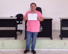 Segundo o presidente da Câmara, o vereador Rodrigo Lerantovsk (MDB), o colega saiu da sessão, que acabou por volta das 22h, e foi para casa, no centro da cidade, quando foi abordado