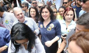 A senadora tem sido crítica ao uso do vermelho, porque, na sua avaliação, pode afastar eleitores do Centro-Oeste e do interior de São Paulo