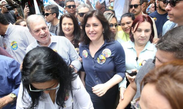 A senadora tem sido crítica ao uso do vermelho, porque, na sua avaliação, pode afastar eleitores do Centro-Oeste e do interior de São Paulo