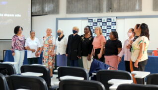 Idealizado e organizado por Idelma Bernardes de Brito, chefe de divisão 60+, o curso foi realizado entre os dias 20 de junho e 19 de agosto