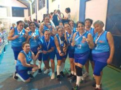 Time feminino de Vôlei adaptado de Igaratá.