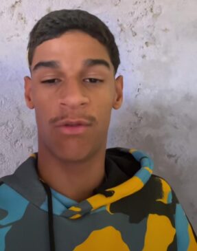 No breve pronunciamento, ele diz que não foi hackeado, como muitos cogitaram, e explica os motivos que o levaram a excluir os vídeos