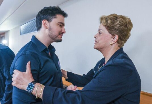 Felipe Neto se desculpou com a ex-presidente Dilma Rousseff