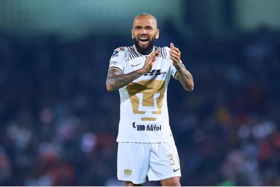 Dani Alves está preso e alega inocência