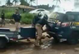 Os três policiais rodoviários federais que participaram da ação foram indiciados por abuso de autoridade e homicídio qualificado por asfixia e sem meios de defesa