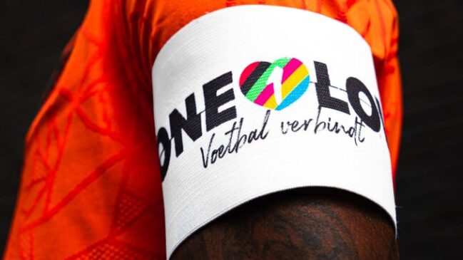 Cada capitão dessas oito nações usará uma braçadeira distintiva da campanha OneLove que apresenta um coração contendo cores de todas as origens - durante o torneio