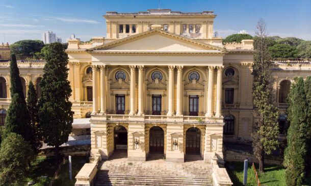 O Museu do Ipiranga estendeu mais uma vez o prazo para a entrada gratuita na instituição, que vai até o dia 30 de abril.