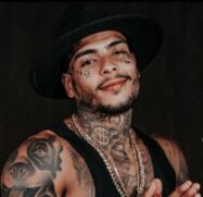 Mãe de MC Kevin publicou uma nota de repúdio sobre o uso da voz e imagem do artista sem autorização.