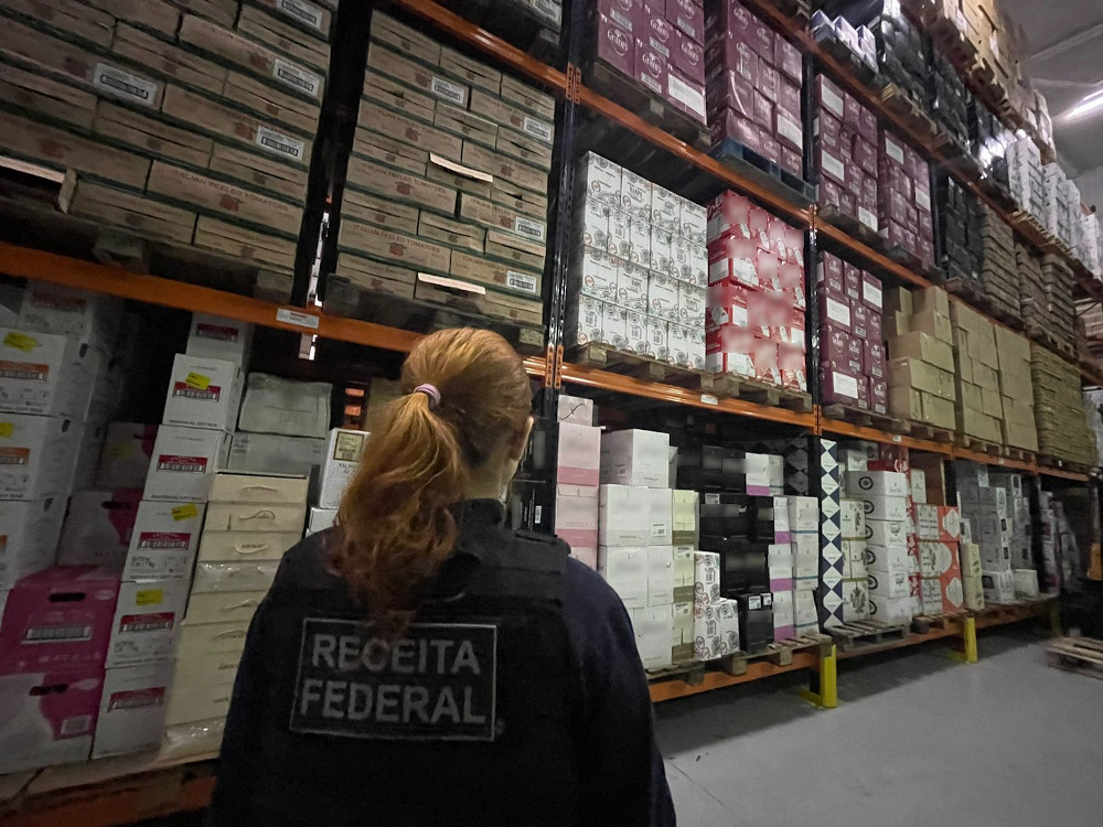 Levantamentos apontam que os vinhos importados clandestinamente e sem garantia de qualidade tinham dentre outros destinos o mercadão municipal de São Paulo