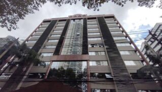 Entre os destaques está uma sala comercial, localizada no bairro do Brooklin, na zona sul de São Paulo