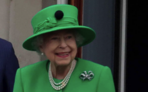 A soberana morreu na quinta-feira (8), no Palácio de Balmoral, na Escócia, e seu filho mais velho foi proclamado no sábado (10) o novo rei dos britânicos.