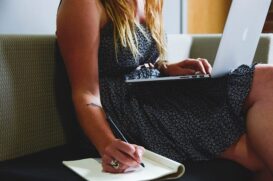 Os formulários a serem preenchidos deverão conter o total de empregados da empresa, separados por sexo, raça e etnia