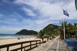 Praias são destino certo de turistas durante feriados